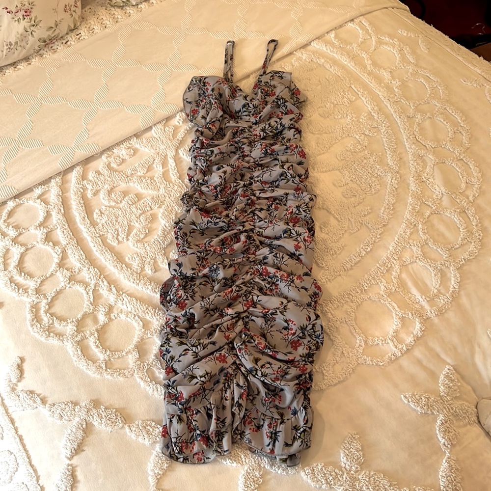 PRETTYLITTLETHING FLORAL MIDI DRESS US 2